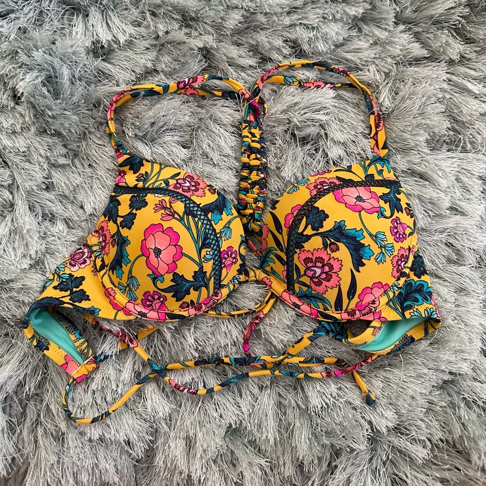 Bikini top